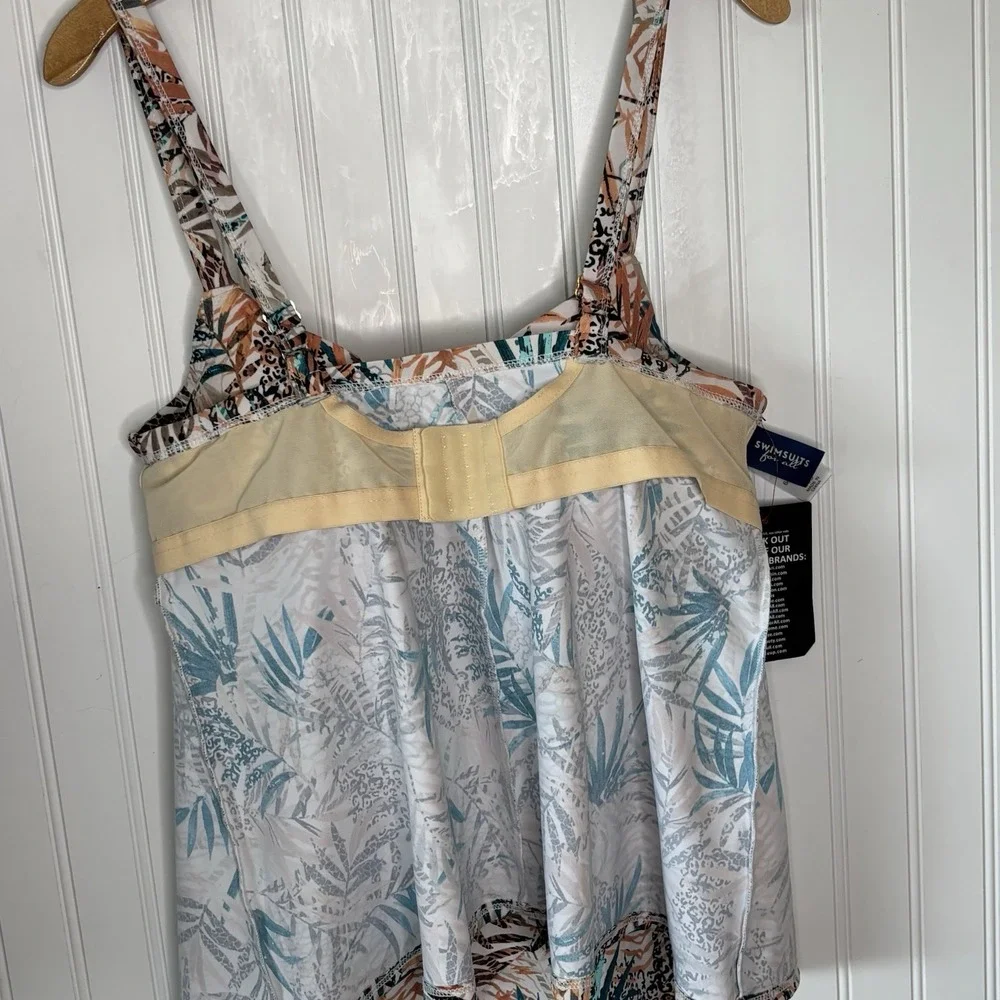 Swimsuits for All Bra Faux Flyaway Underwire Tankini‎ Top 38C Animal Palm Print